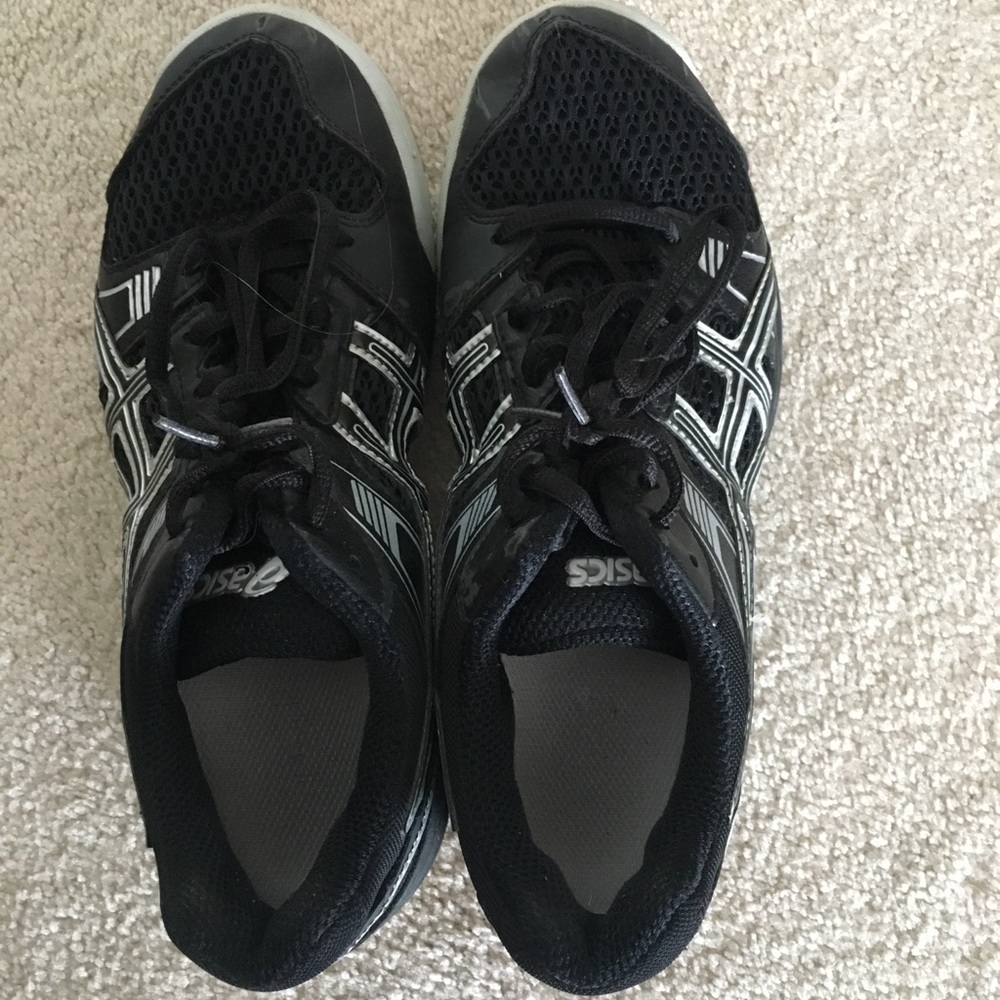 Volleyball shoes